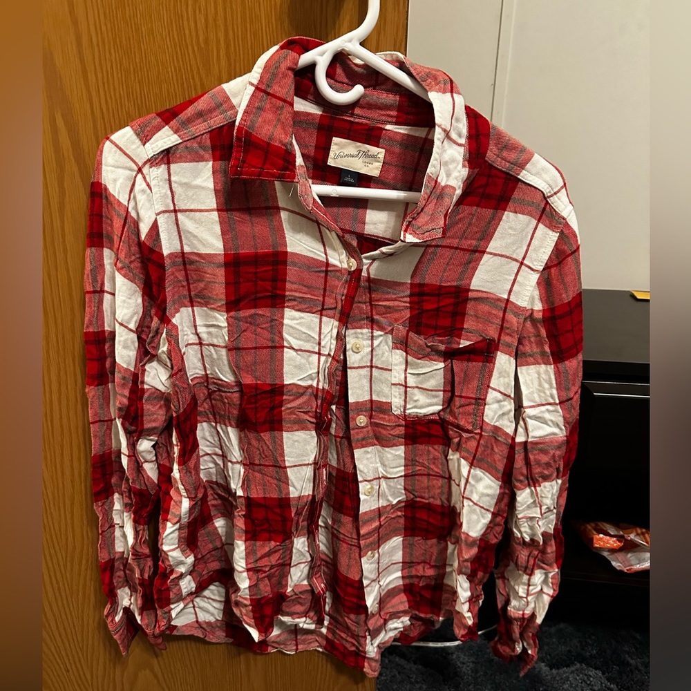 Universal Threads red and white flannel